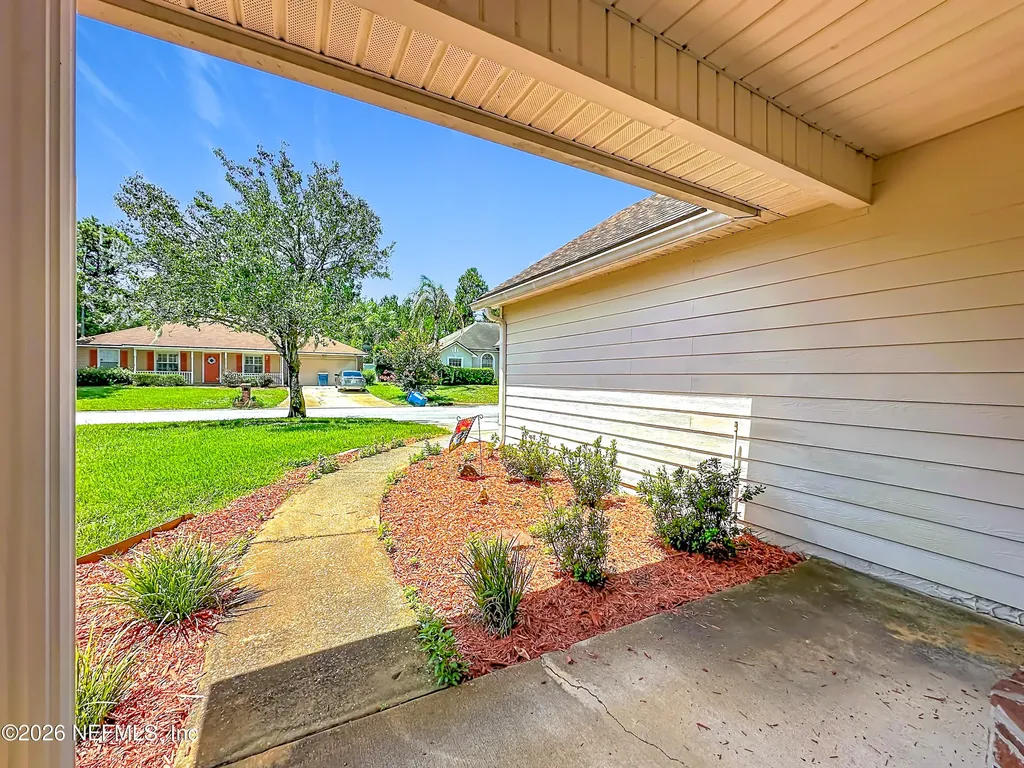 9243 Dale View Lane W Jacksonville FL 32225