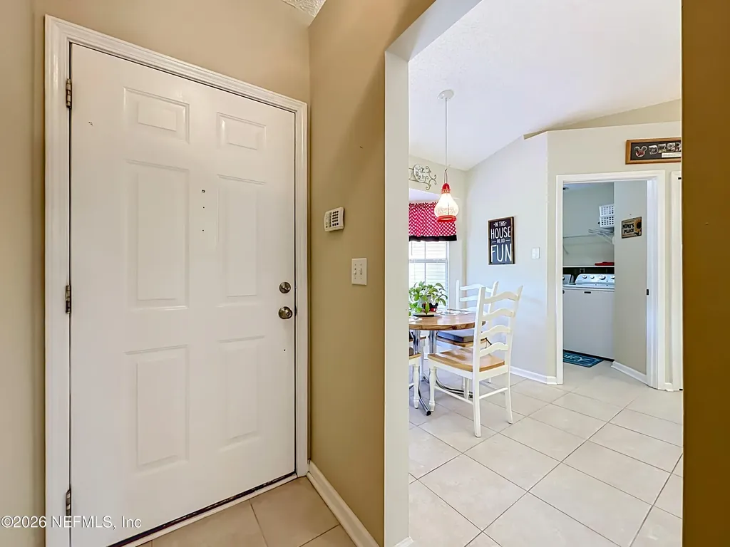 9243 Dale View Lane W Jacksonville FL 32225