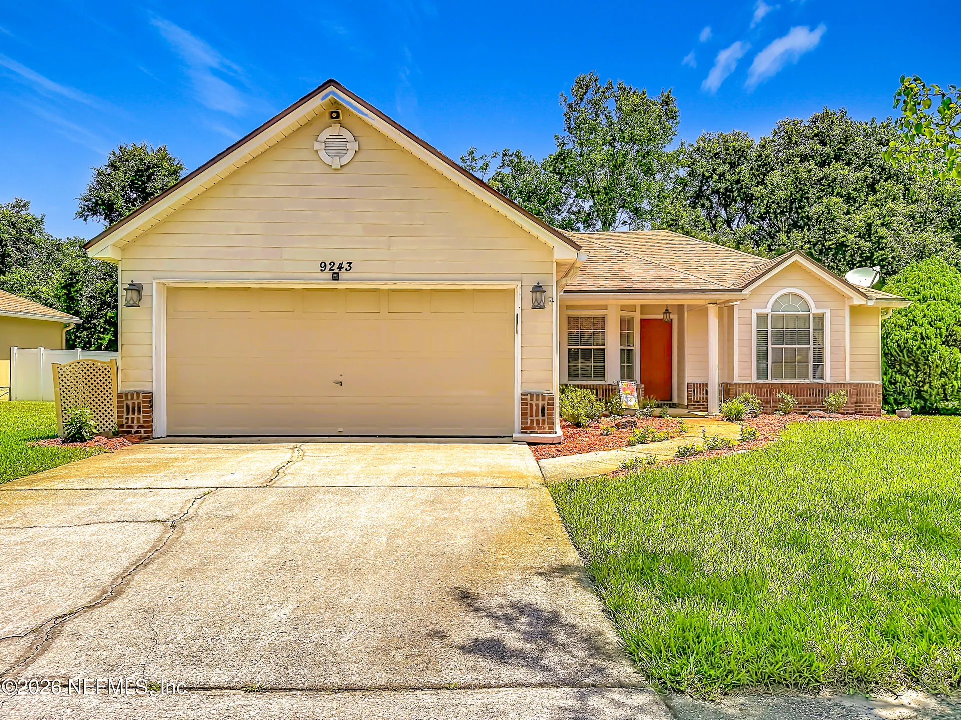 9243 Dale View Lane W Jacksonville FL 32225