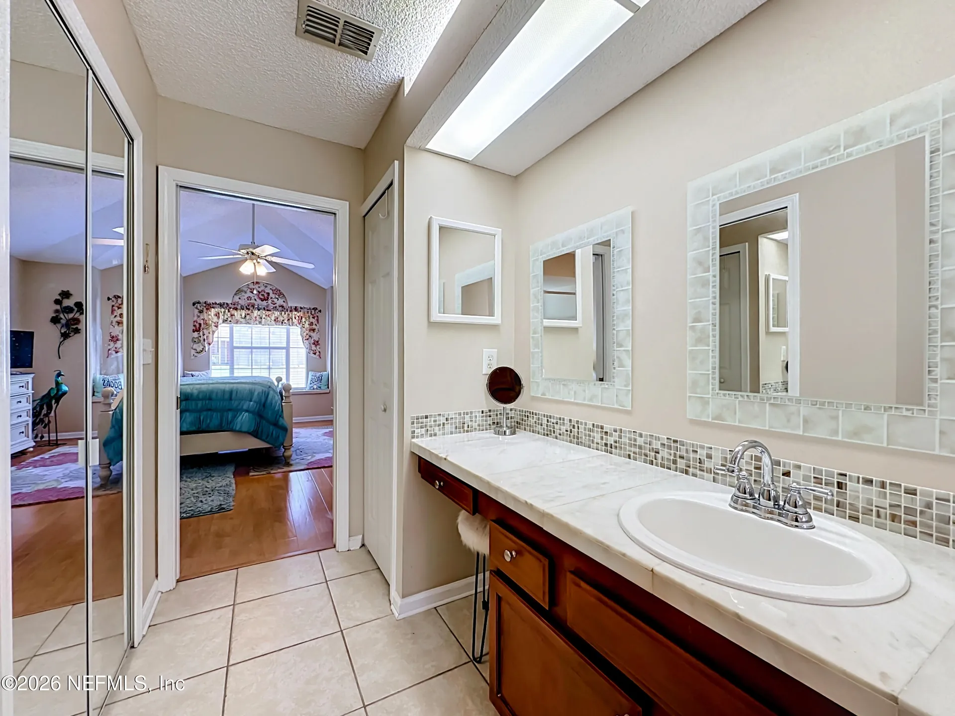 9243 Dale View Lane W Jacksonville FL 32225