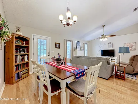 9243 Dale View Lane W Jacksonville FL 32225