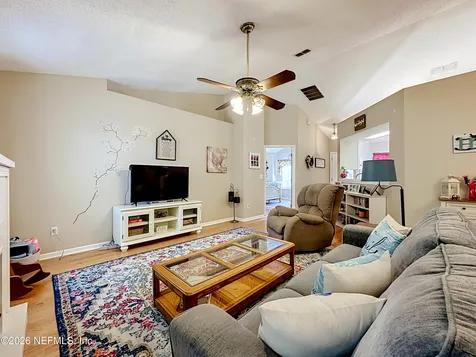 9243 Dale View Lane W Jacksonville FL 32225