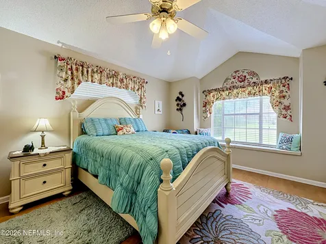 9243 Dale View Lane W Jacksonville FL 32225