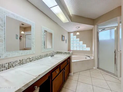 9243 Dale View Lane W Jacksonville FL 32225