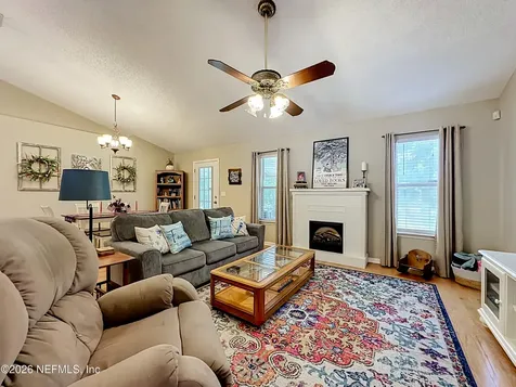 9243 Dale View Lane W Jacksonville FL 32225