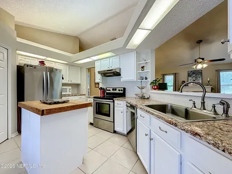 9243 Dale View Lane W Jacksonville FL 32225