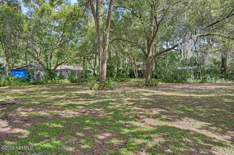 2211 St Johns Avenue Palatka FL 32177
