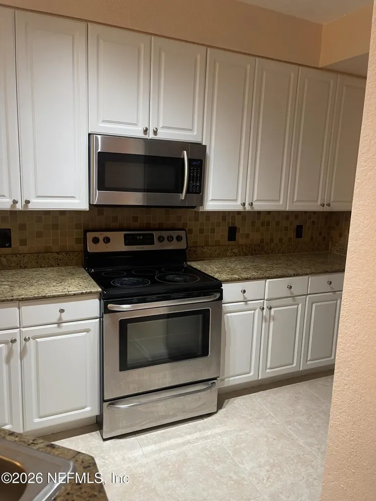 8539 Gate Parkway Jacksonville FL 32216