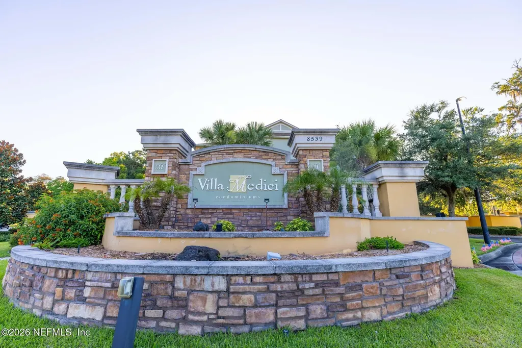 8539 Gate Parkway Jacksonville FL 32216