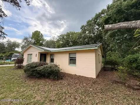 107 Woodlawn Road Satsuma FL 32189