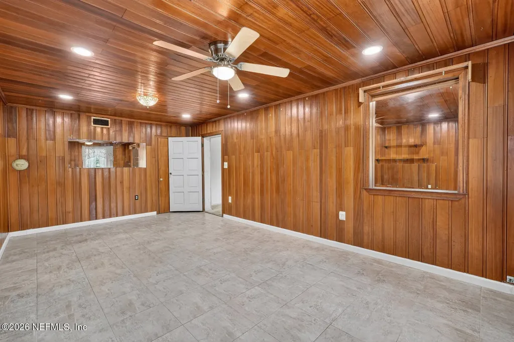 131 Dunn Avenue San Mateo FL 32187