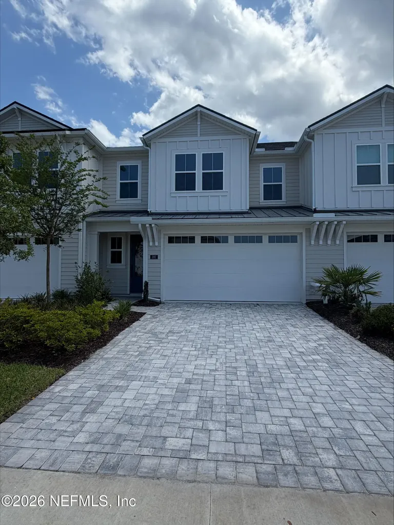 397 Oakmoss Drive St. Johns FL 32259