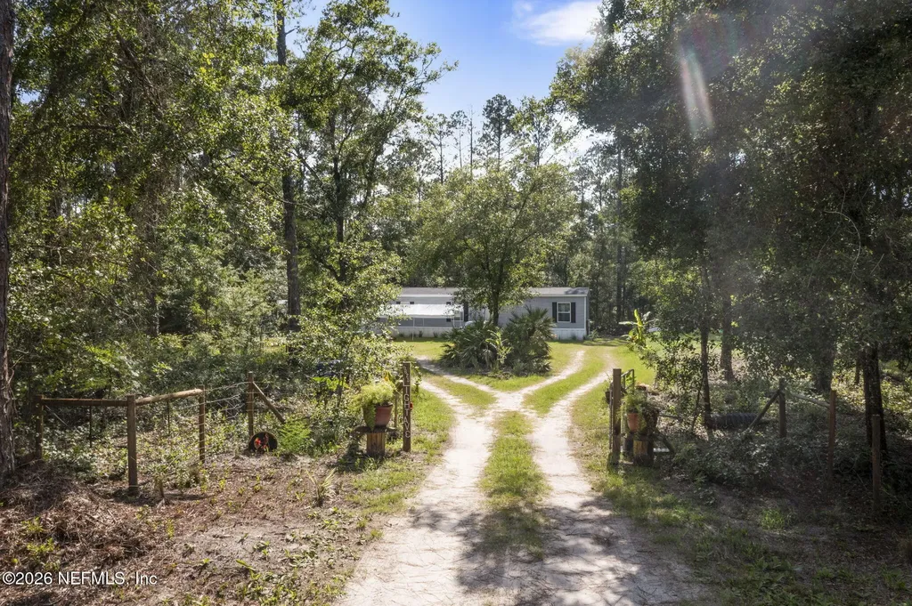 9625 Light Avenue Hastings FL 32145