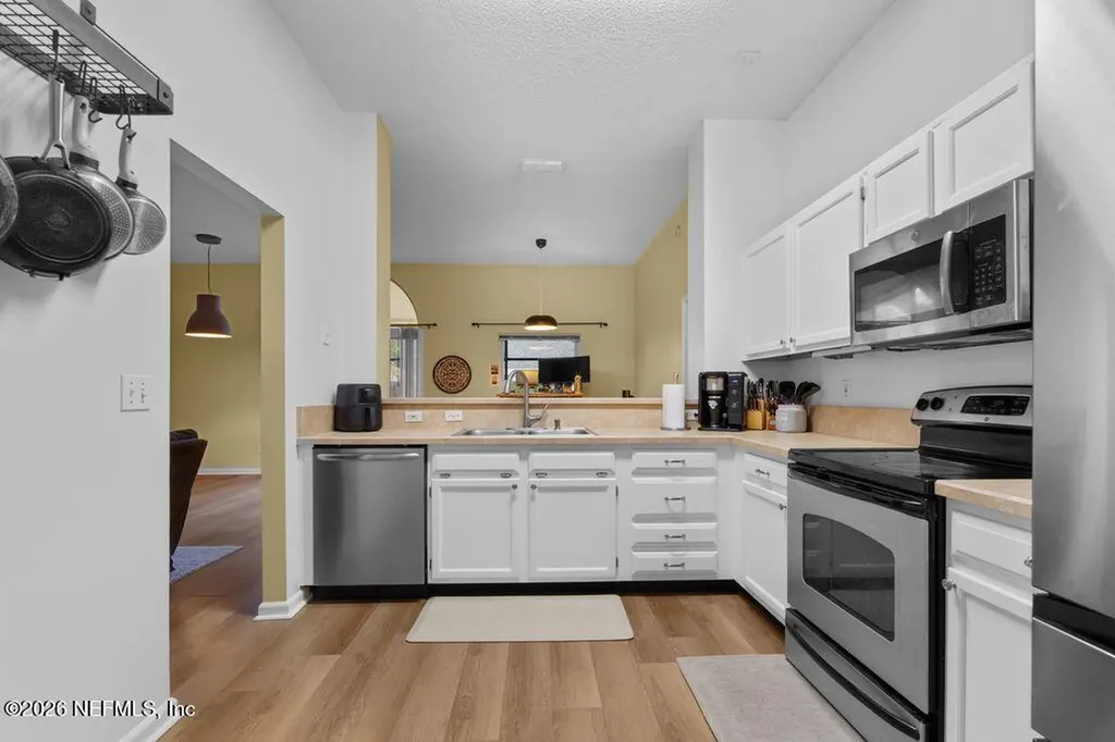 3823 Union Pacific Drive W Jacksonville FL 32246