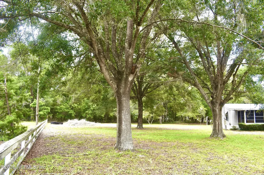 117 Carolyn Court Pomona Park FL 32181