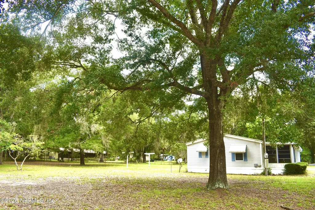 117 Carolyn Court Pomona Park FL 32181