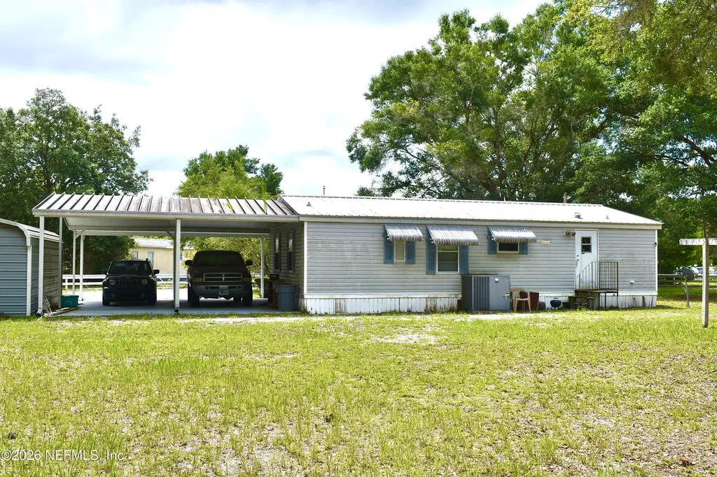 117 Carolyn Court Pomona Park FL 32181