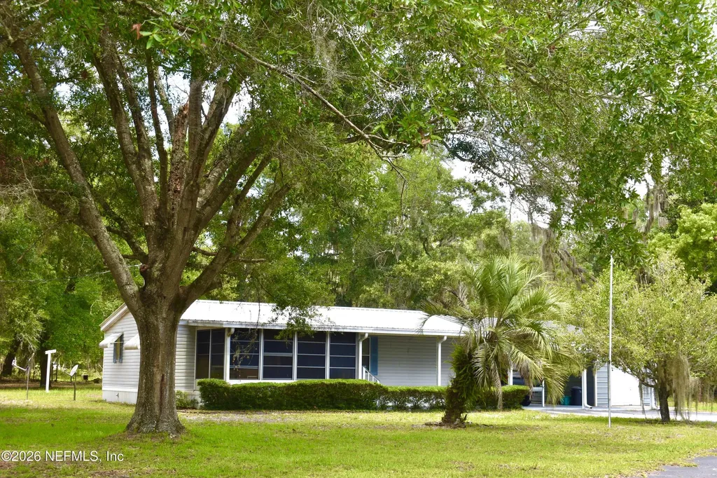 117 Carolyn Court Pomona Park FL 32181
