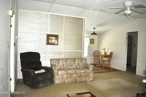 117 Carolyn Court Pomona Park FL 32181