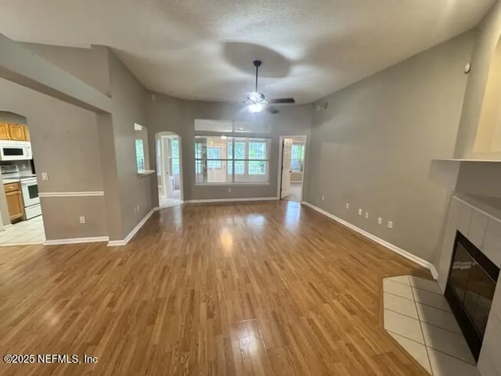 109 Hawthorn Hedge Lane Jacksonville FL 32259