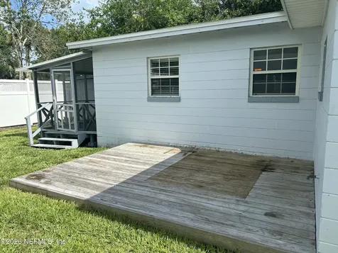 421 7th Street N Jacksonville Beach FL 32250