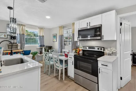 2328 W 10th Street Jacksonville FL 32209