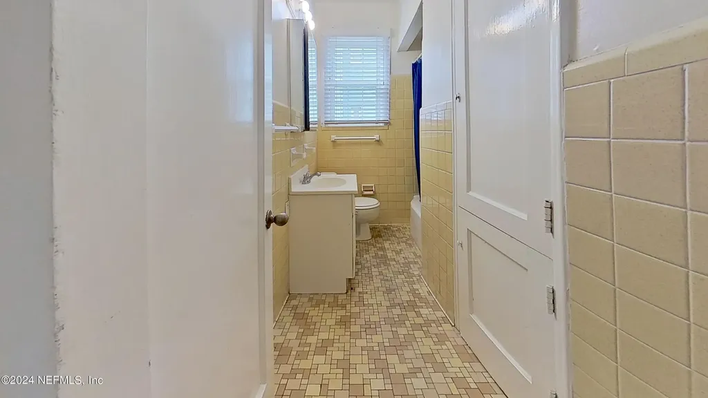 1261 Belmont Terrace Jacksonville FL 32207