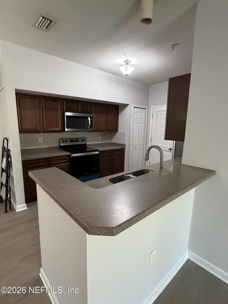 8201 Green Parrot Road Jacksonville FL 32256