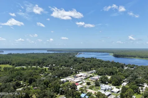 413 Elm Street Welaka FL 32193