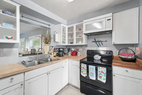 2842 Daffodil Circle W Jacksonville FL 32246