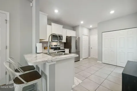 936 Capitol Parkway Jacksonville FL 32218