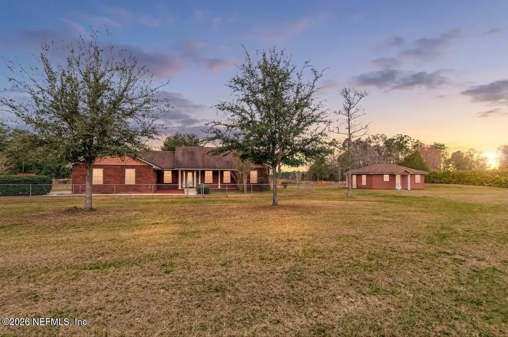 18100 Crews Road Glen St. Mary FL 32040