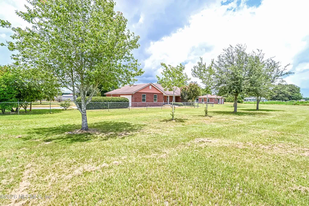 18100 Crews Road Glen St. Mary FL 32040