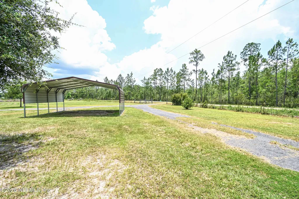 18100 Crews Road Glen St. Mary FL 32040