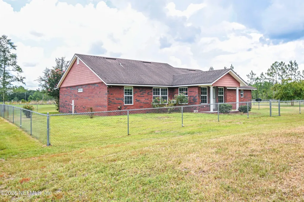 18100 Crews Road Glen St. Mary FL 32040