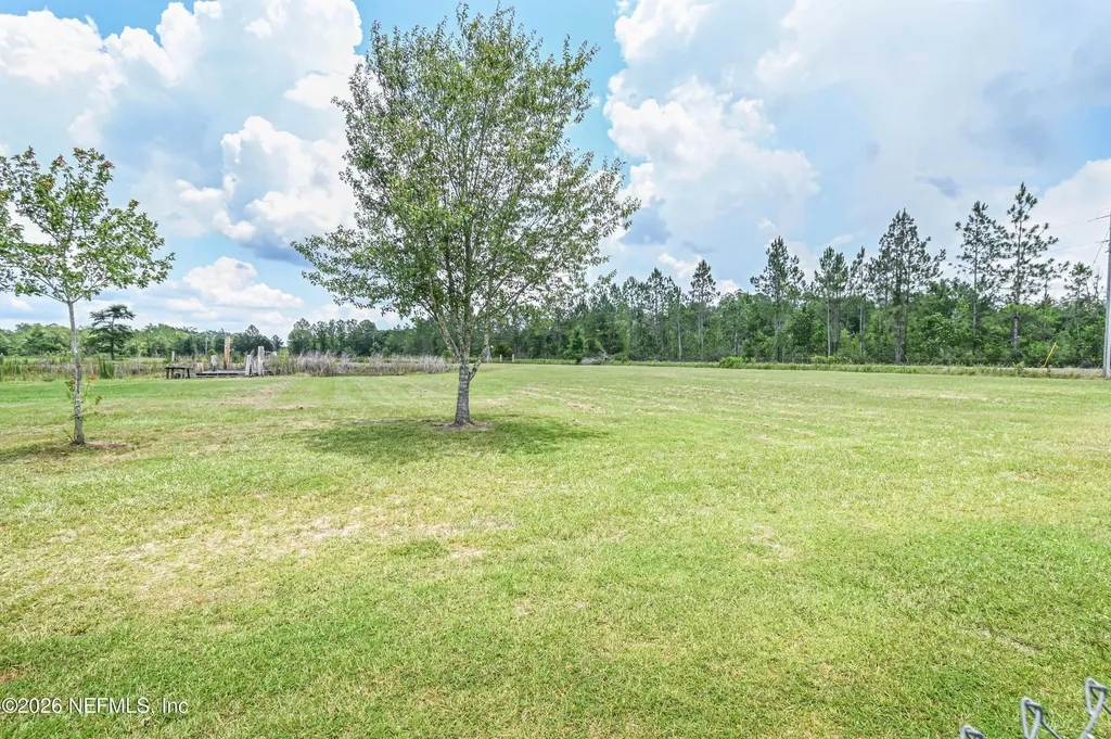 18100 Crews Road Glen St. Mary FL 32040