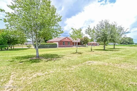 18100 Crews Road Glen St. Mary FL 32040