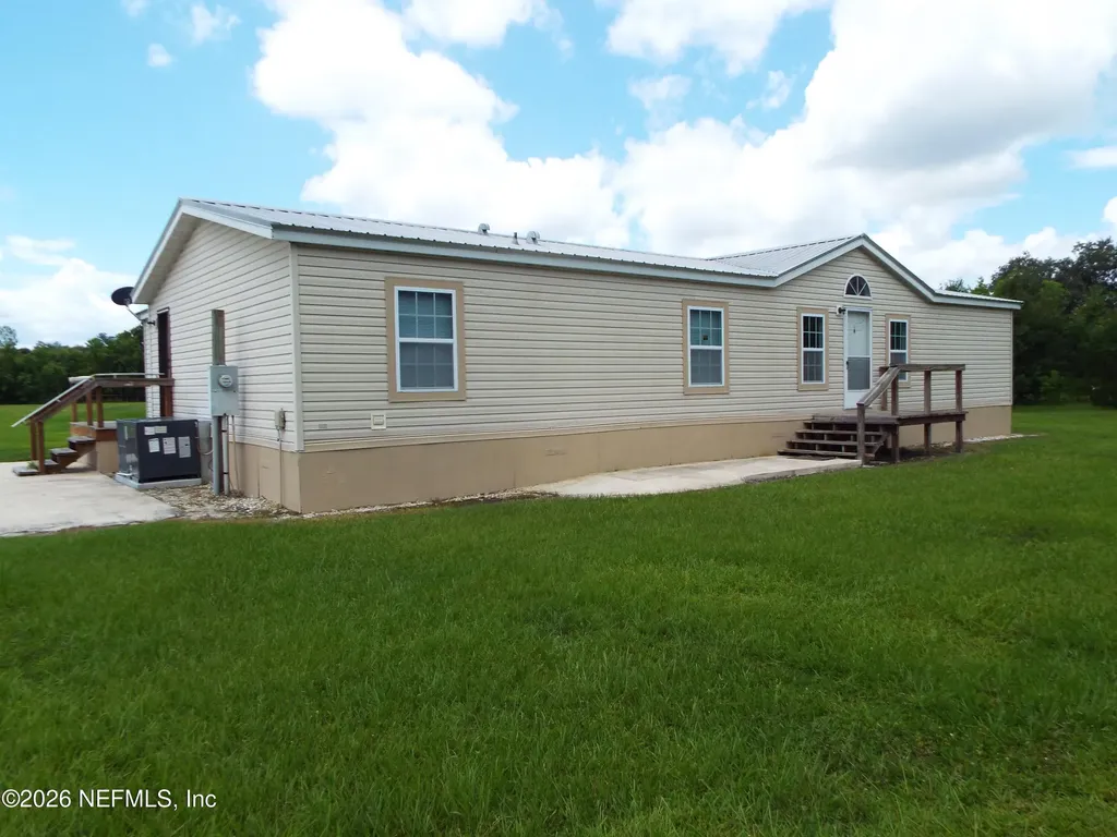 305 Palmetto Bluff Road Palatka FL 32177