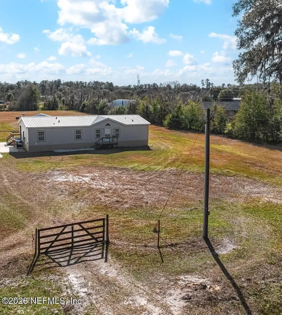 305 Palmetto Bluff Road Palatka FL 32177