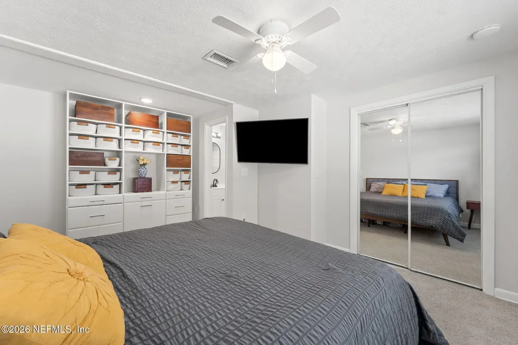 6144 Robbins Circle N Jacksonville FL 32211