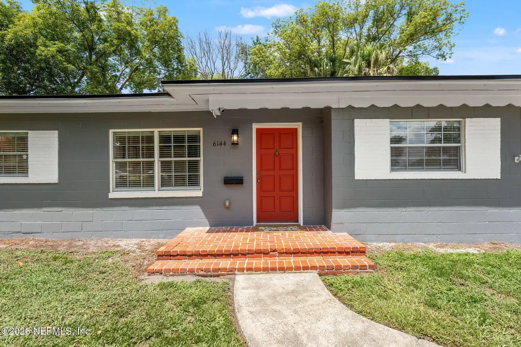 6144 Robbins Circle N Jacksonville FL 32211
