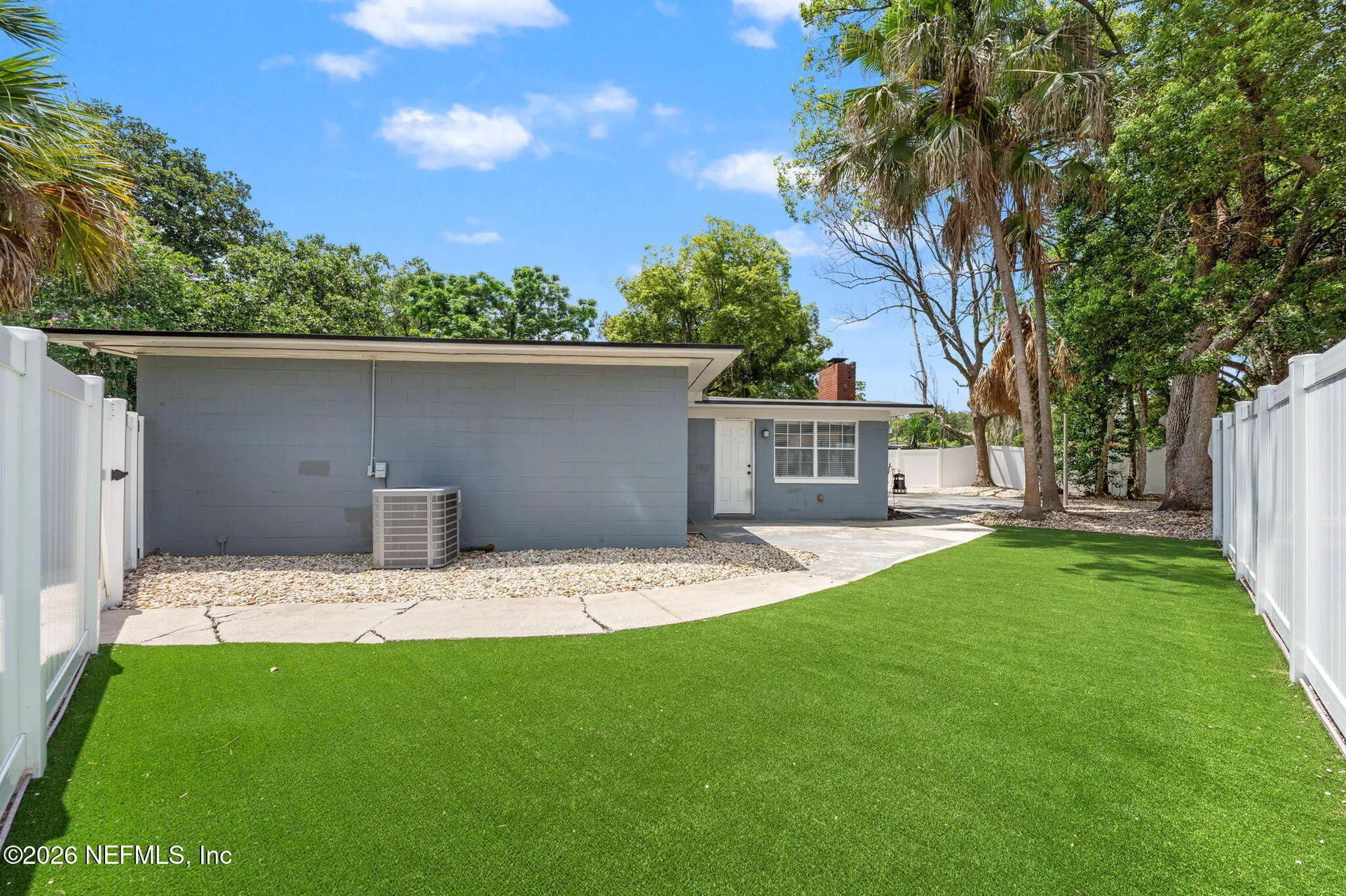 6144 Robbins Circle N Jacksonville FL 32211