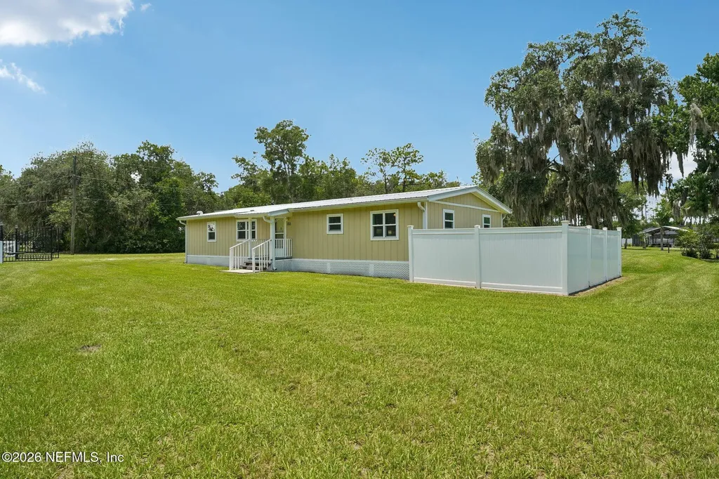 122 Macon Road Palatka FL 32177