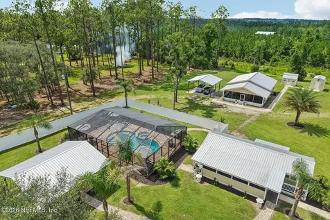 122 Macon Road Palatka FL 32177