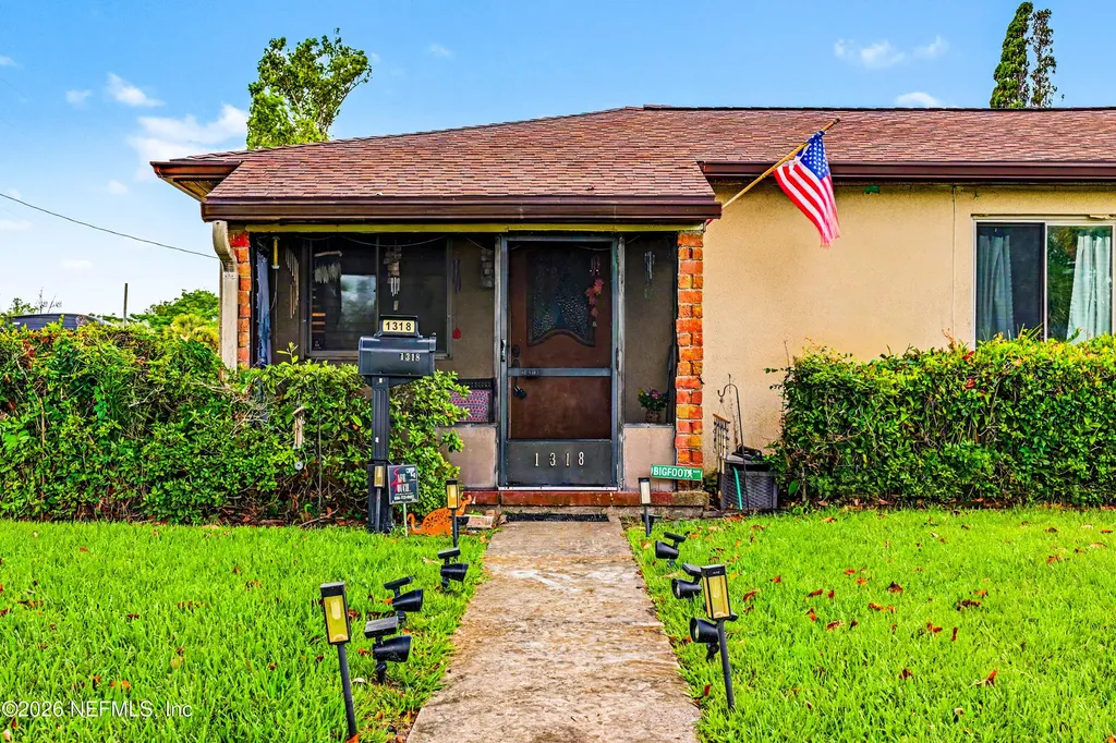 1318 8th Street N Jacksonville Beach FL 32250
