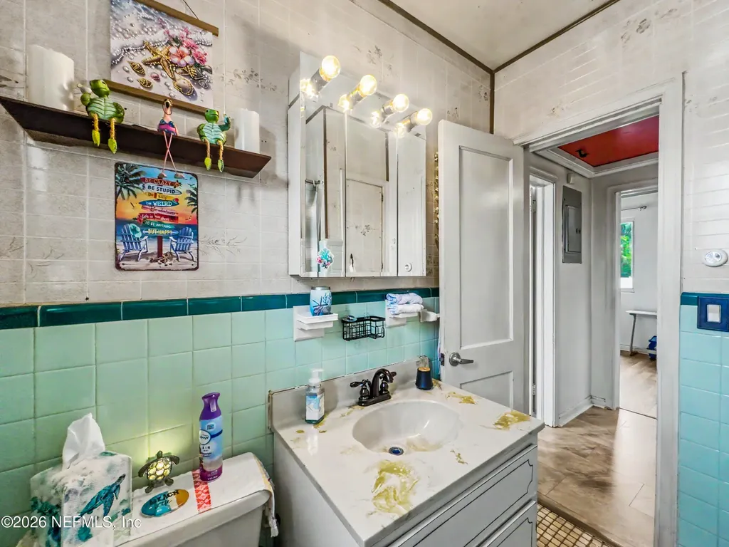 1318 8th Street N Jacksonville Beach FL 32250