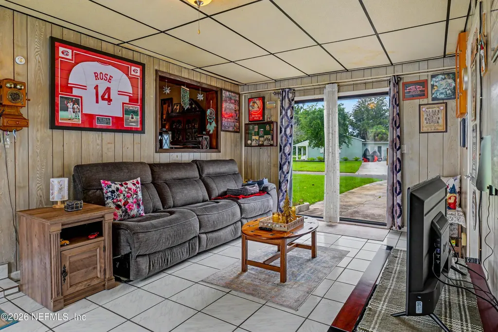 1318 8th Street N Jacksonville Beach FL 32250