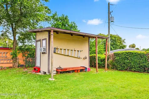 1318 8th Street N Jacksonville Beach FL 32250