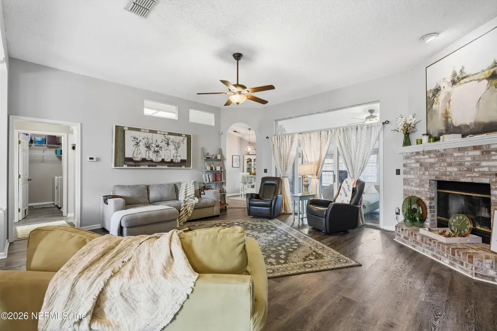 8961 Country Bend Circle S Jacksonville FL 32244