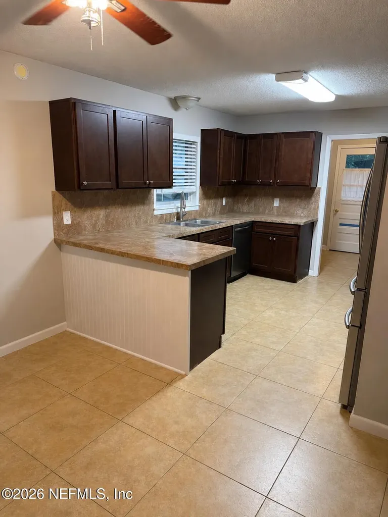 8647 Hipps Road Jacksonville FL 32244